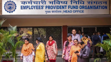 Photo of  प्राइवेट नौकरी वालों को झटका, PF की ब्याज दरों में हो सकती है कटौती; आया बड़ा अपडेट