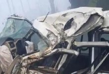 Photo of भयानक हादसा! बेकाबू स्कॉर्पियो पेड़ से टकराई…उड़े परखच्चे