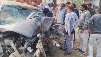 Photo of बरेली में भीषण हादसा: हाईवे पर पेड़ से टकराई कार, महिला समेत तीन की मौत