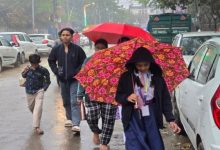 Photo of बूंदाबांदी से बदला दिल्ली-NCR का मौसम, 10 डिग्री तक गिरा पारा