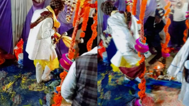 Photo of शादी के मंडप में रस्म के दौरान, दूल्हे के साथ हुआ ऐसा खेला, वीडियो देख हंसी रोक पाना मुश्किल