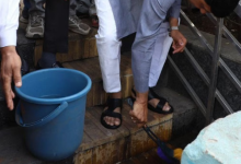 Photo of स्वच्छता में नंबर वन बनने के लिए फिर मैदान में, मेयर ने बस स्टैंड पर जाकर साफ किए रेड स्पाॅट