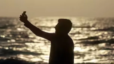 Photo of गोवा में समुद्र तटों पर विदेशियों संग जबरन सेल्फी लेने वालों की खैर नहीं