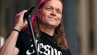 Photo of  कैंसर से जंग हारे 3 Doors Down के लीड सिंगर, 47 की उम्र में दुनिया को कहा अलविदा