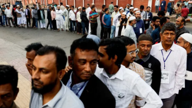Photo of  बांग्लादेश में वोटिंग के लिए लंबी लाइन, जमात प्रमुख का आरोप- ढाका में 13 बूथों पर तोड़फोड़
