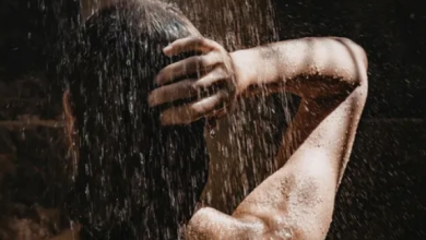 Photo of नींद न आने की समस्या से हैं परेशान? आजमाएं ‘डार्क शॉवरिंग’ का वायरल ट्रेंड