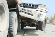Photo of मैहर के NH-30 पर बड़ा हादसा, ट्रेलर में पीछे से घुसी बोलेरो, 6 श्रद्धालु घायल