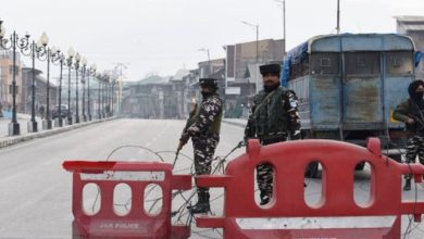 Photo of जुमे की नमाज से पहले घाटी में सख्ती: खामनेई की मौत के विरोध में कश्मीर सुलगा