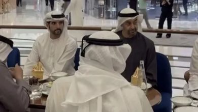 Photo of मिसाइल अटैक के बीच दुबई मॉल में घूमते नजर आए क्राउन प्रिंस और UAE के राष्ट्रपति