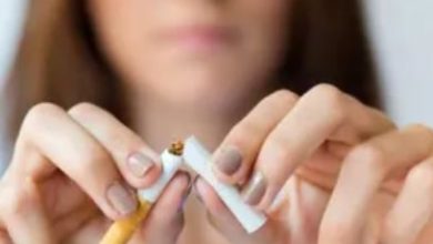 Photo of सिगरेट छोड़ते ही बदलने लगता है चेहरा? डर्मेटोलॉजिस्ट ने कहा- कुछ ही हफ्तों में दिखेंगे 3 बड़े बदलाव