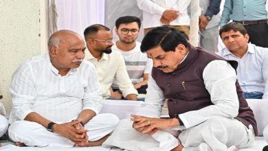 Photo of BJP प्रदेश अध्यक्ष के घर नम आंखों से श्रद्धांजलि देने पहुंचे प्रदेश के मुखिया मोहन यादव