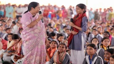 Photo of दुर्गा अष्टमी पर दिल्ली सरकार का बेटियों को उपहार, सीएम रेखा ने 1100 छात्राओं को बांटी साइकिल