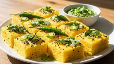 Photo of मार्केट से क्यों खरीदना जब घर पर ही बन सकता है सॉफ्ट और स्पंजी ढोकला