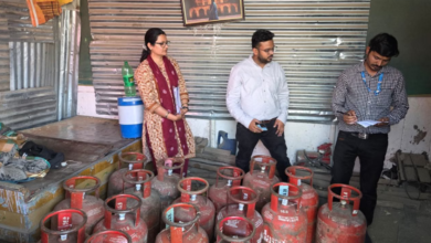 Photo of  इंदौर में अवैध गोडाउन पर छापा, 66 सिलेंडर हुए जब्त, आरोपी चकमा देकर भागा