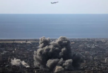 Photo of होर्मुज स्ट्रेट के पास ईरानी शहर पर अमेरिका-इजरायल का हमला