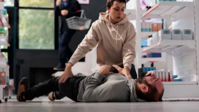 Photo of मिर्गी का दौरा पड़ने पर जबरदस्ती पकड़ना या पानी पिलाना है खतरनाक