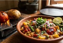 Photo of आलू-टमाटर को रोस्ट करके तैयार करें लाजवाब भर्ता, स्वाद-स्वाद में रोटी की गिनती नहीं रहेगी याद