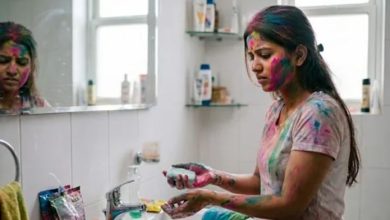 Photo of होली के रंग छुड़ाना और भी मुश्किल कर देती हैं ये 4 गलतियां, कहीं आप भी तो नहीं कर रहे ये चूक?