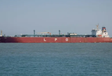 Photo of देश में खत्म होगा एलपीजी संकट: रसोई गैस से लदे दो जहाजों ने होमुर्ज स्ट्रेट किया पार