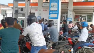 Photo of पेट्रोल-डीजल के लिए लगी लंबी लाइनें: दरभंगा में फैली अफवाह, DM बोले- पैनिक न करें