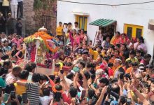 Photo of ओंकारेश्वर मंदिर से धाम के लिए रवाना हुई बाबा केदार की उत्सव डोली