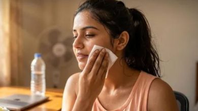 Photo of चेहरे पर वेट वाइप्स रगड़ने वाले हो जाओ सावधान!