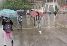 Photo of तेज हवाओं और बारिश से 6 डिग्री गिरा पारा, आज भी बरसात का ऑरेंज अलर्ट