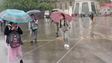 Photo of तेज हवाओं और बारिश से 6 डिग्री गिरा पारा, आज भी बरसात का ऑरेंज अलर्ट
