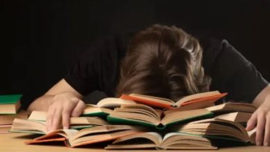 Photo of कहीं ‘सर्टिफिकेट’ की रेस आपके बच्चे का मासूम बचपन तो नहीं छीन रही?