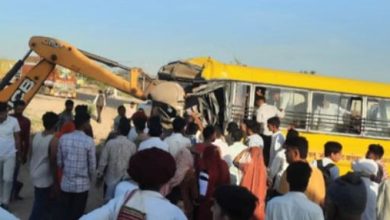 Photo of राजस्थान के बायतु में बड़ा सड़क हादसा: स्कूल बस और ट्रक की जोरदार टक्कर