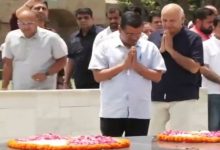 Photo of AAP नेताओं के साथ राजघाट पहुंचे अरविंद केजरीवाल, महात्मा गांधी को किया नमन