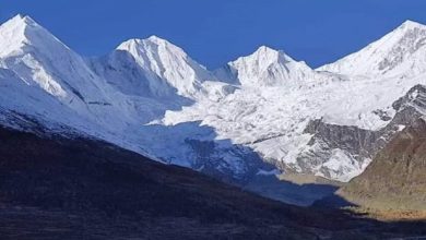 Photo of चमोली: गर्मी बढ़ने से उच्च हिमालय क्षेत्रों में तेजी से पिघल रहे ग्लेशियर