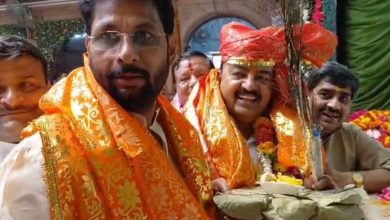 Photo of वृंदावन पहुंचे डिप्टी सीएम केशव, बांकेबिहारी के किए दर्शन
