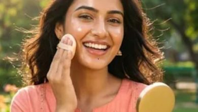 Photo of मेकअप के ऊपर Sunscreen री-अप्लाई करने से कतराती हैं?