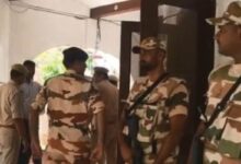 Photo of  ITBP के जवानों ने घेरा कमिश्नर दफ्तर; जवान की मां का हाथ काटने के मामले में CMO को भी उठा लाए