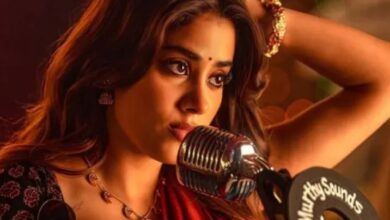 Photo of दीपिका पादुकोण के बाद Janhvi Kapoor ने उठाई वर्किंग शिफ्ट पर आवाज! 