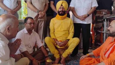 Photo of मनिंदरजीत सिंह बिट्टा ने किए श्री सिद्धबली धाम के दर्शन
