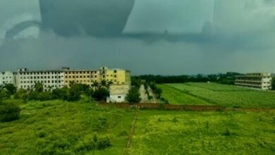 Photo of रात की बारिश से बदला मौसम, तापमान में आई गिरावट, भीषण गर्मी से मिली राहत