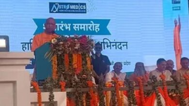 Photo of ‘एक जिला, एक मेडिकल कॉलेज’ मॉडल पर जोर, गोरखपुर में सीएम योगी ने गिनाईं स्वास्थ्य क्षेत्र की उपलब्धियां
