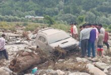 Photo of  कश्मीर के अवूरा में बादल फटने से तबाही, कई घरों में भरा है पानी; सड़कें टूटने से यातायात प्रभावित