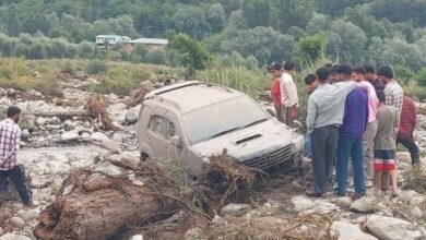 Photo of  कश्मीर के अवूरा में बादल फटने से तबाही, कई घरों में भरा है पानी; सड़कें टूटने से यातायात प्रभावित