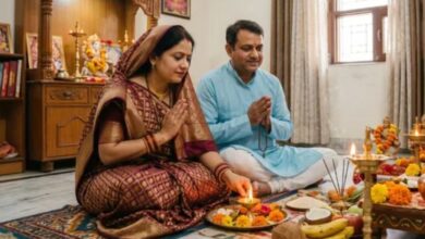 Photo of पूजा-पाठ में पत्नी को पति के दाहिनी ओर ही क्यों बैठना चाहिए?