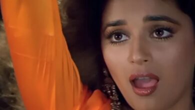 Photo of भजन गाने वाली सिंगर ने गाया Madhuri Dixit का सबसे बोल्ड गाना