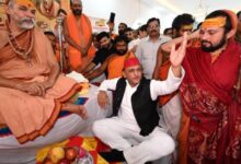 Photo of यूपी: शंकराचार्य अविमुक्तेश्वरानंद से मिले अखिलेश यादव…
