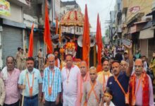 Photo of जलाभिषेक शोभायात्रा में उमड़े सैकड़ों शिवभक्त, अलखनाथ मंदिर में किया सामूहिक रुद्राभिषेक