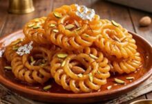 Photo of घर पर हलवाई जैसी कुरकुरी और रसीली इमरती कैसे बनाएं?