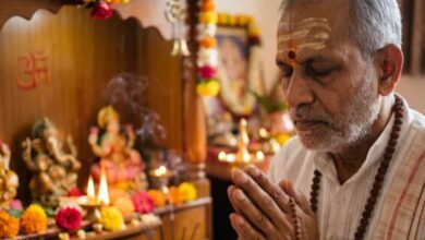 Photo of सिर्फ पूजा-पाठ ही नहीं, गरुड़ पुराण के ये 10 नियम बनाते हैं आपको एक सच्चा सनातनी