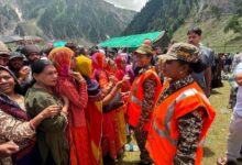 Photo of अमरनाथ यात्रियों का संबल बना सीआरपीएफ का ‘मे आइ हल्प यू’ अभियान