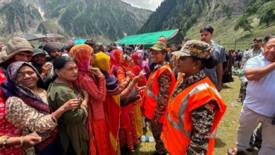 Photo of अमरनाथ यात्रियों का संबल बना सीआरपीएफ का ‘मे आइ हल्प यू’ अभियान