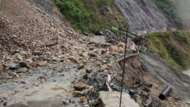 Photo of उत्तराखंड में भारी बारिश: भूस्खलन से बदरीनाथ-गंगोत्री हाईवे कई जगह बंद
